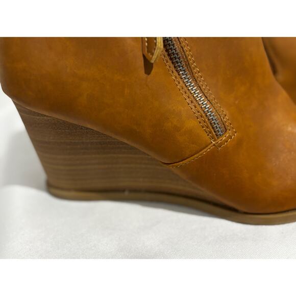 Dolcetta Camel Booties sz 10 Wedge Capsule Double zip Classic Minimalist Career - Picture 2 of 7
